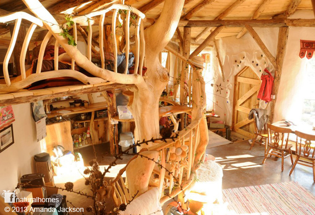 wooden-interior-earthen-house (5)