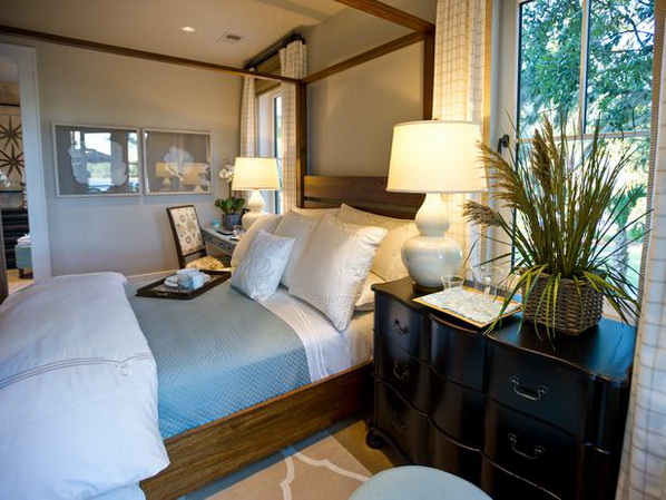 Master-Suite-Bedroom-of-HGTV-Dream-Home-2013_12
