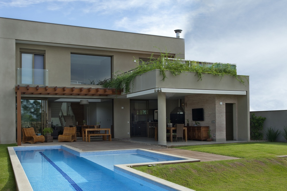 modern concrete house serene swimming pool lawn (7)