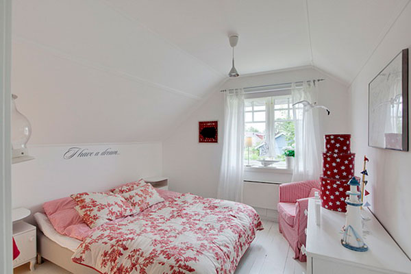 small bedroom decoration idea (33)