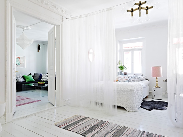 gauzy-white-curtains