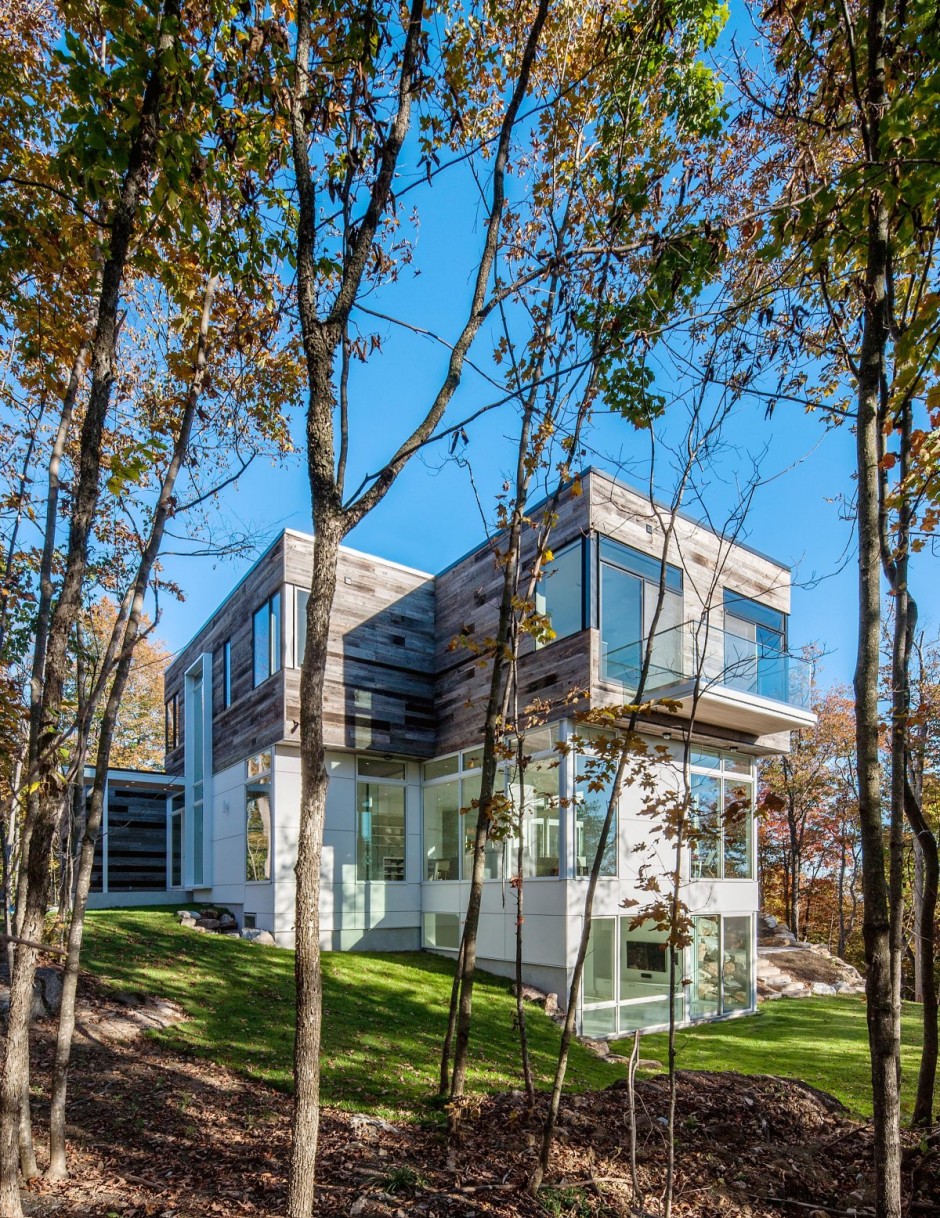 modern contemporary house in canadian forest (16)