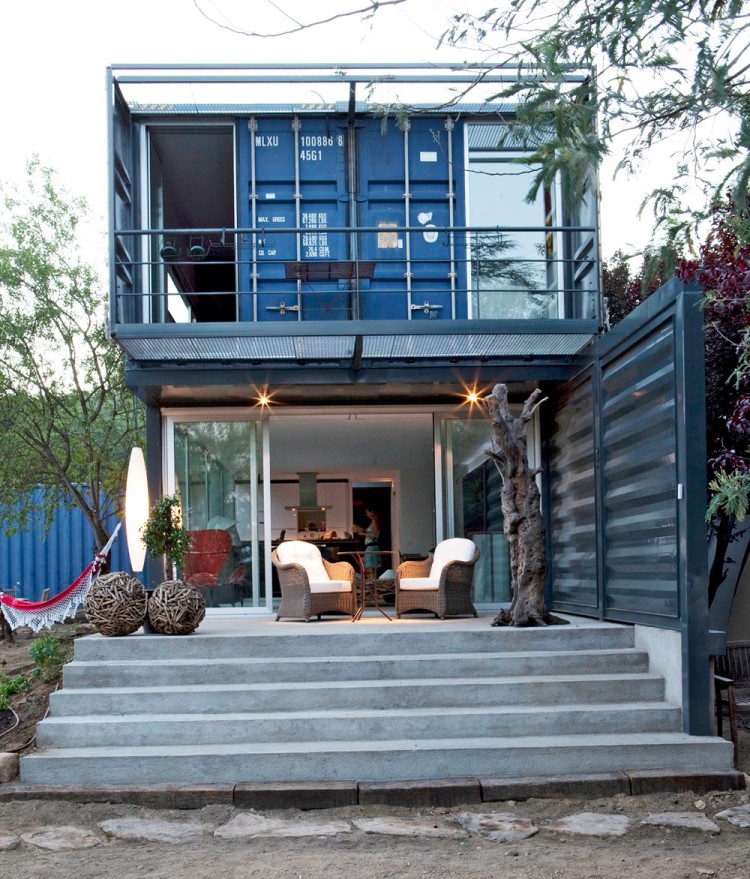 blue container house in spain (5)
