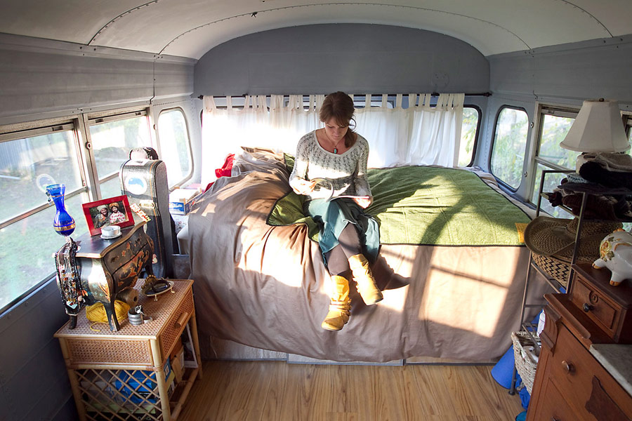 mini bus tiny house for couple honetmoon travel (3)