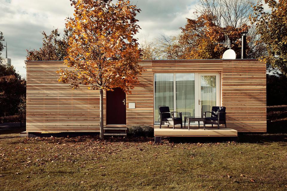 modern compact wooden house for small living (4)