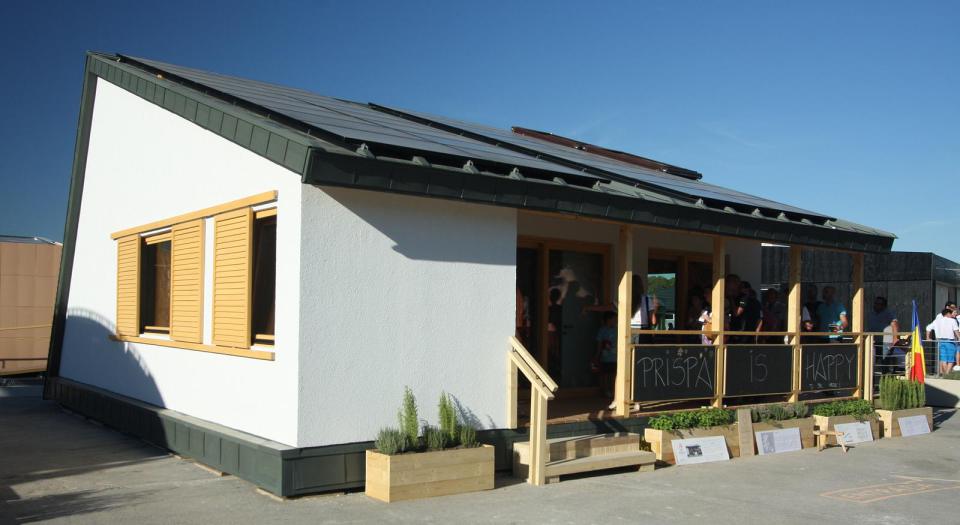 modern loft solar power house (3)