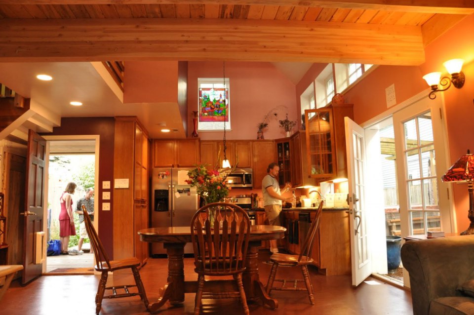 studio cottage house loft wooden (7)