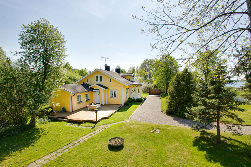country yellow wood cottage house from sweden countryside (1)