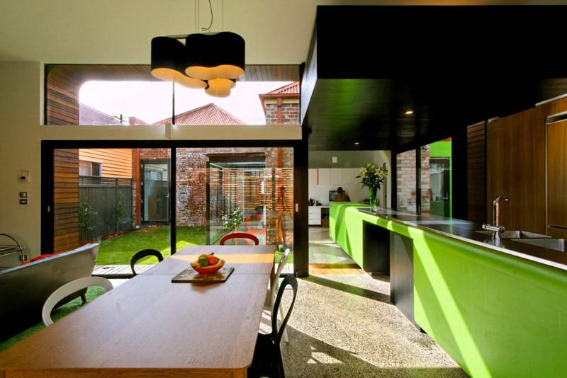modern box compact house with vivid color in australia (13)