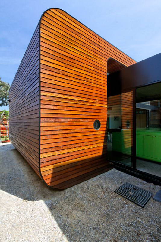 modern box compact house with vivid color in australia (4)