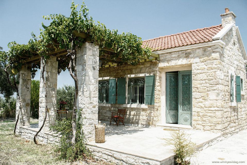 renovate old stone cottage to contemporary house (5)