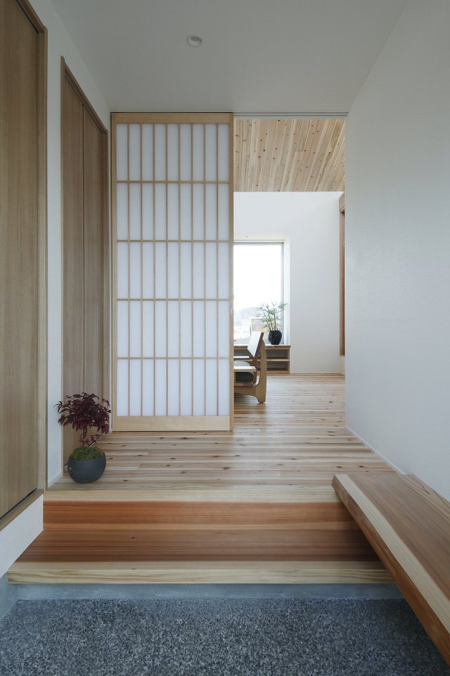 modern serene japanese house with bright white wooden interior (3)