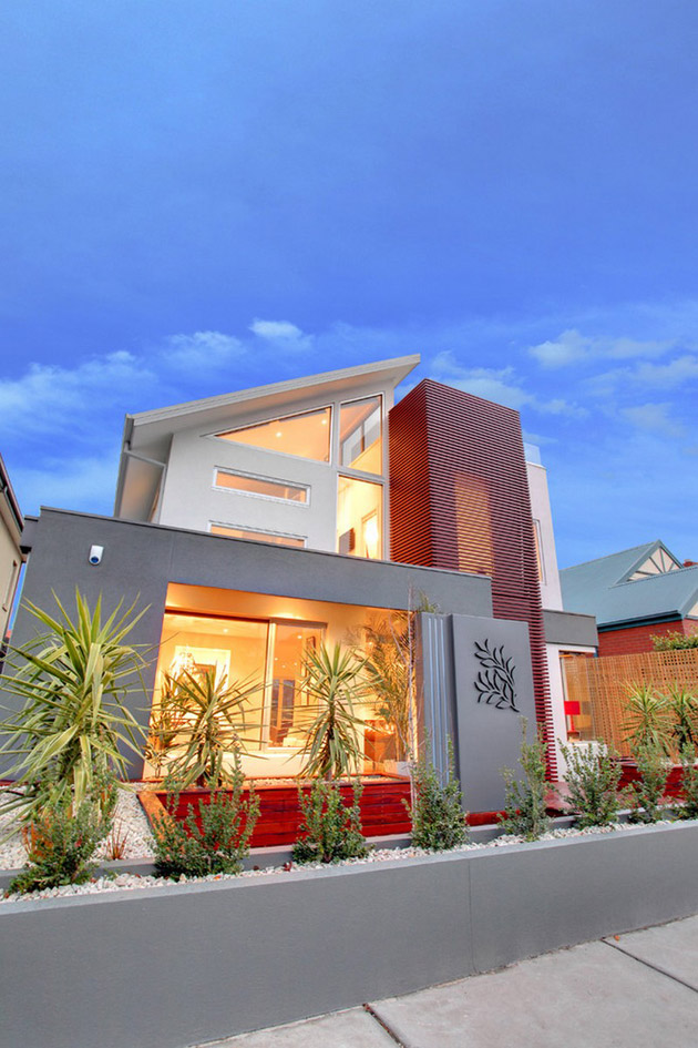 modern lean to roof house with loft interior located in big city (2)