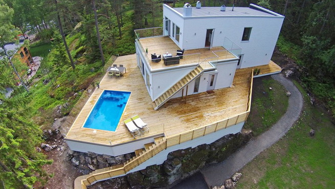 3-storey-white-villa-with-pool (1)