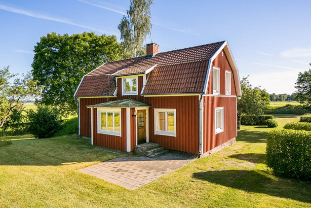 renovated-red-barn-farm-house (1)