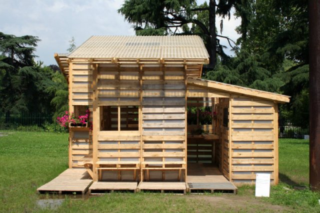 small-modern-pallet-house (1)