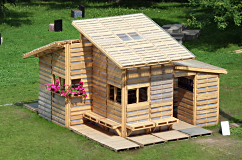 small-modern-pallet-house (2)