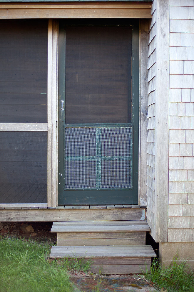 tattered-look-monotone summer-house (2)