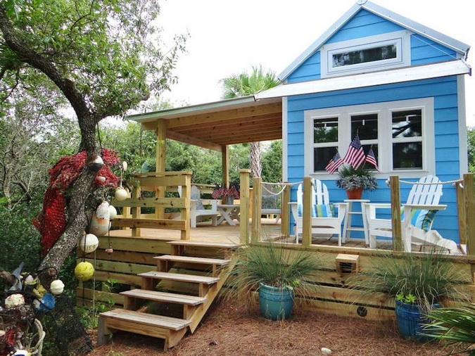 wooden-island-blue-house (1)