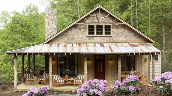 classic-cabin-house-in-wood (1)