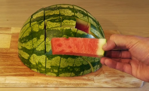 how to eat a watermelon (9)