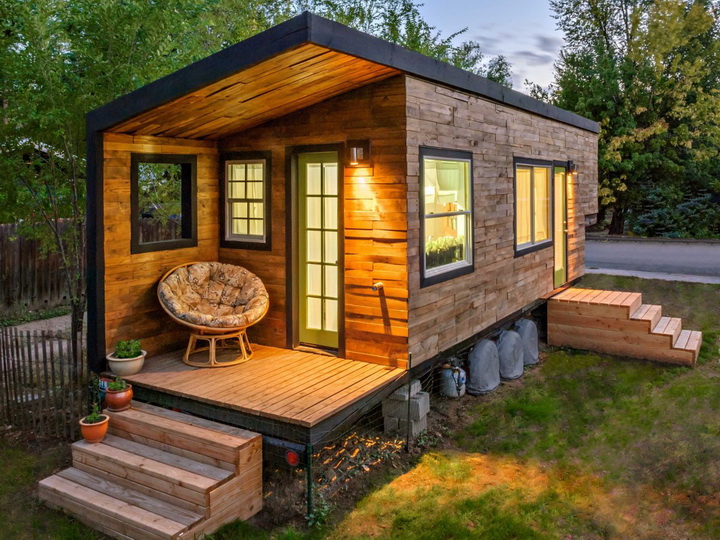 modern-compact-wooden-house (1)