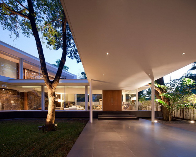 modern-glass-house-in-bkk (10)