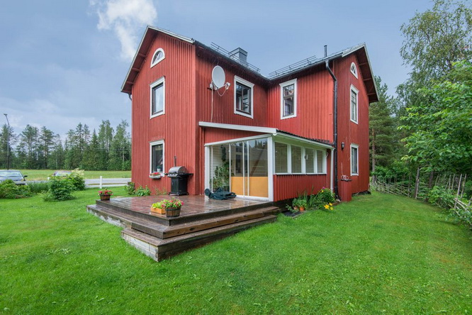 red-modern-farm-house (3)
