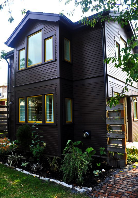 black-2-story-loft-cottage (22)