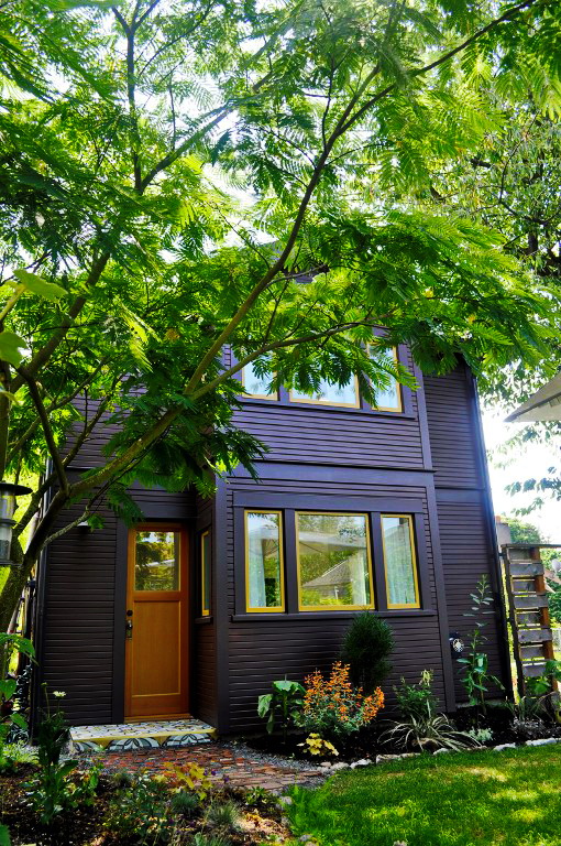 black-2-story-loft-cottage (23)