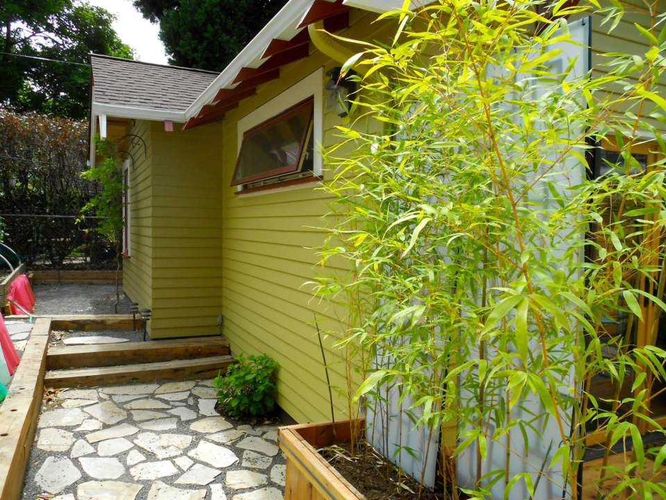 yellow cozy cottage (4)