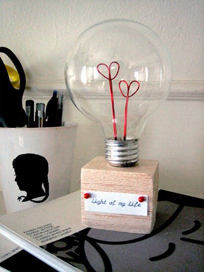 21 creative-ways-to-repurpose-lightbulbs (5)