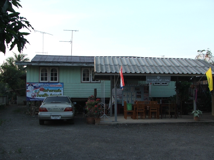 renovated oldschool thai house (1)