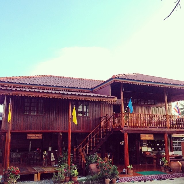 renovated oldschool thai house (79)