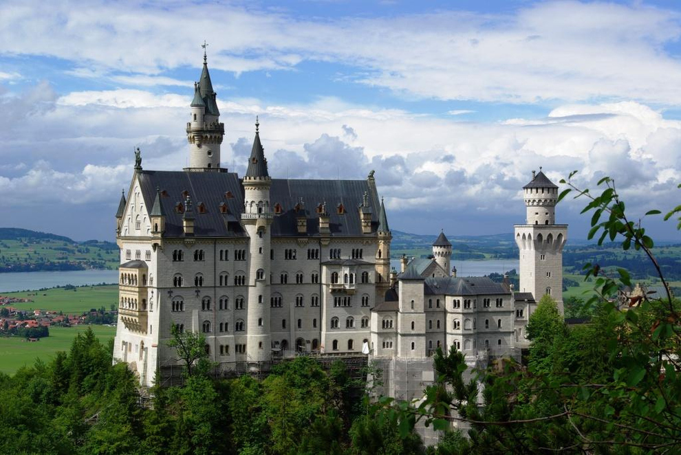 29-gorgeous-castles-from-around-the-world (6)