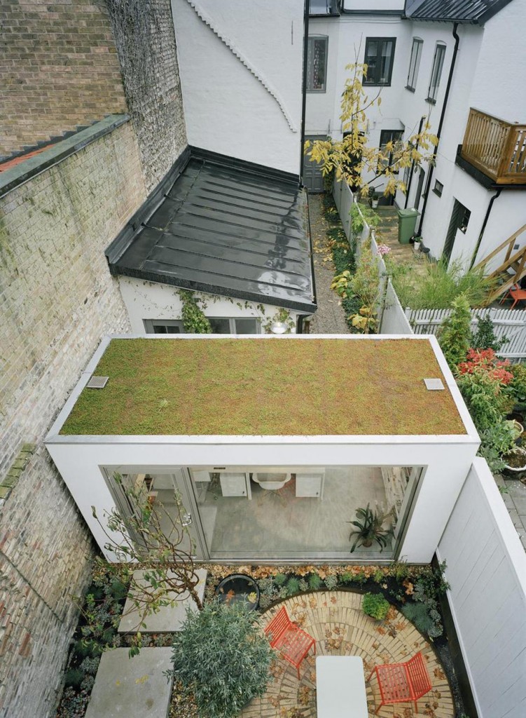narrow three-level modern minimal house (3)