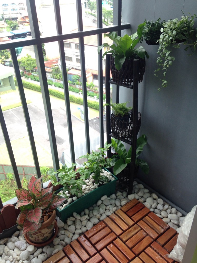 review-diy-renovated-natural-balcony (3)