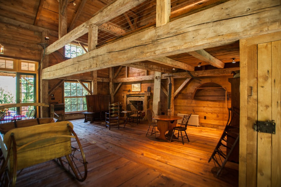 renovated barn house built in 1820s (6)