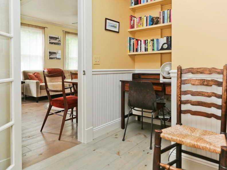 1000-sq-ft-2-storied-yellow-cozy-cottage (6)
