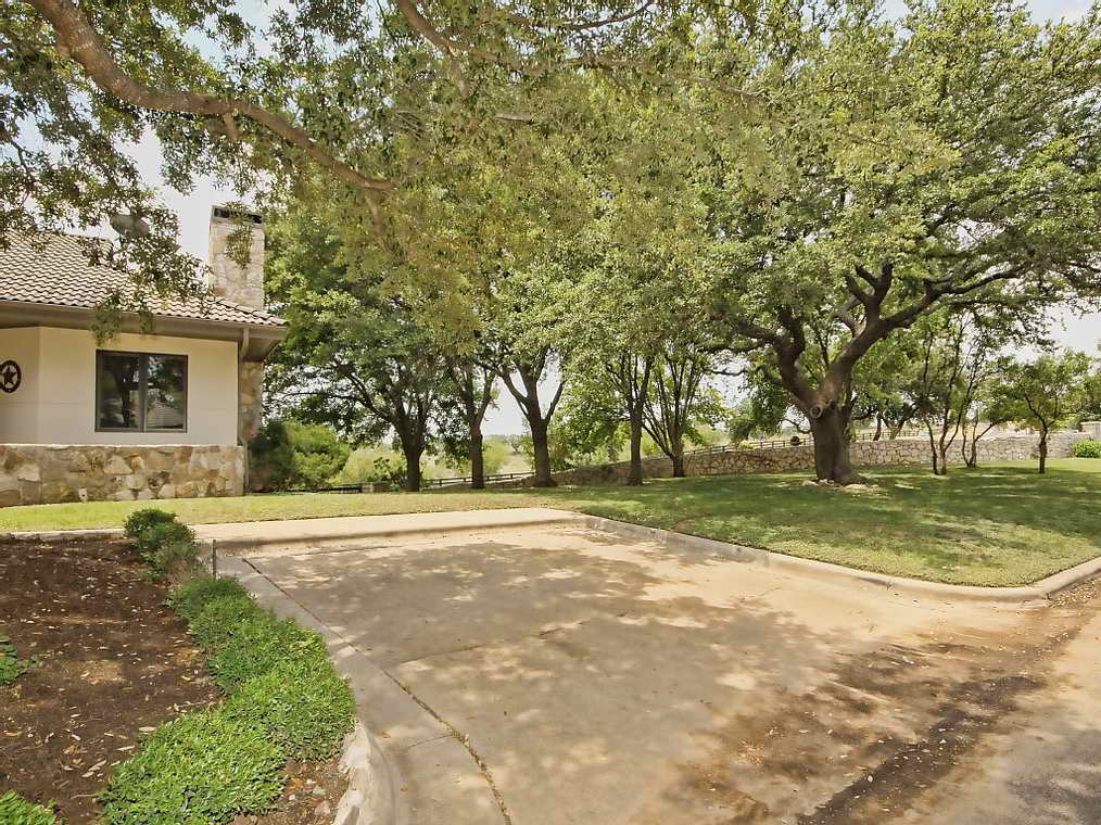 Texas Country 2 bedroom house (1)