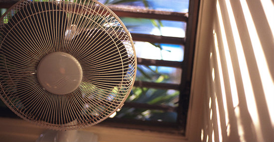 how-to-sleep-over-in-very-hot-summer-night-without-air-conditioner use (2)