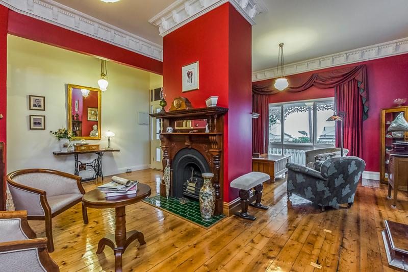 Victorian terrace house with remarkable beauty inside (19)