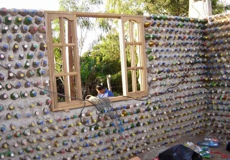 amazing house builded from over 8000 plastic bottles (6)