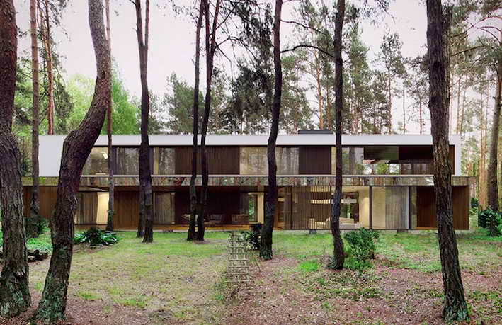 cloaking-mirror-house-in-wood (6)