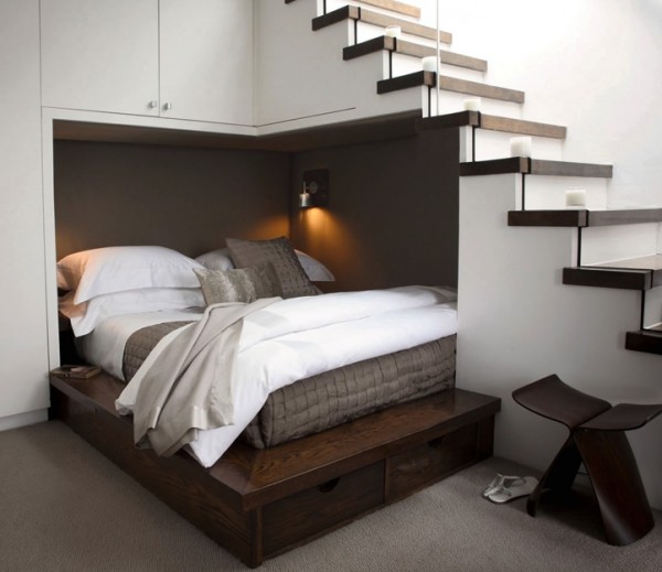 1-Understair-double-bed-600x519