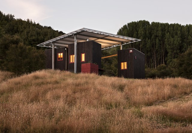 Longbush-Ecosanctuary-Welcome-Shelter-Sarosh-Mulla-Design-New-Zealand-Exterior-Humble-Homes