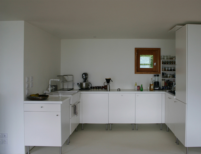 Small-House-House-in-The-Meadow-ARBA-France-Kitchen-Humbe-Homes