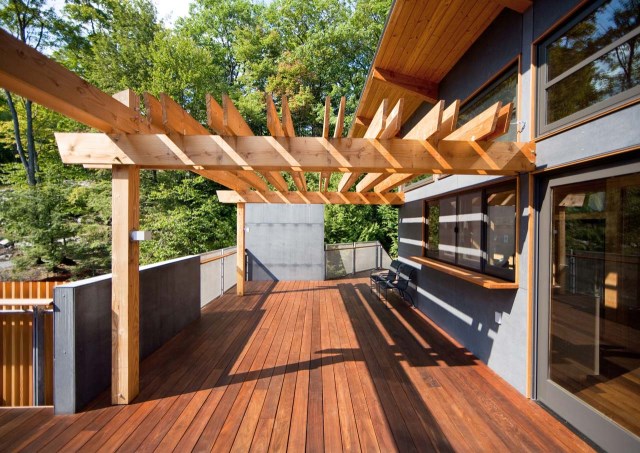 Wood-Deck-Terrace-Pergoda-Boathouse-Muskoka-Lakes-Ontario