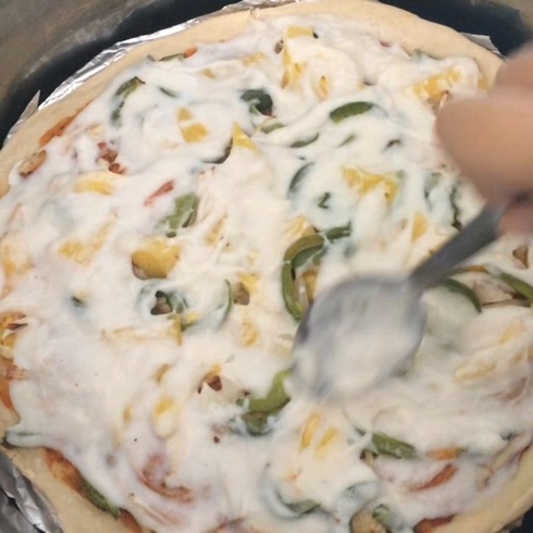 cheesy vegan pizza recipe (7)