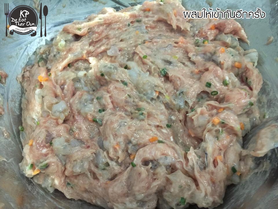 minced-meat-with-shrimp-stuffed-in-wheat-dough-recipe (9)